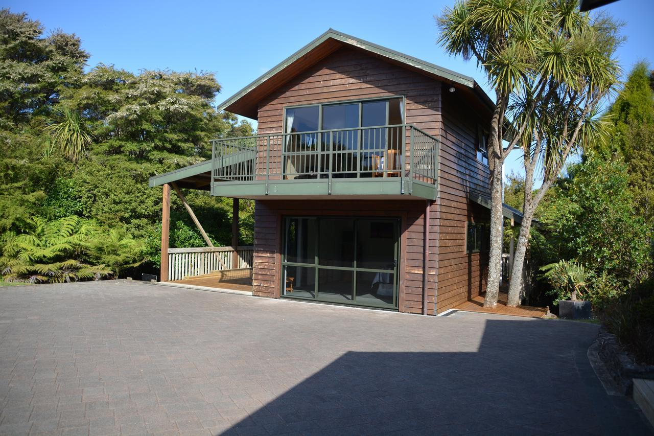 Treetops Cottage At The Castle 휘티앙가 외부 사진